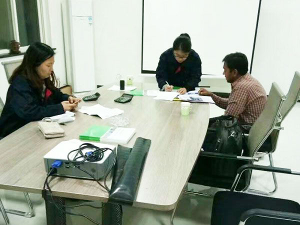 印度客（kè）戶來公司驗收設備